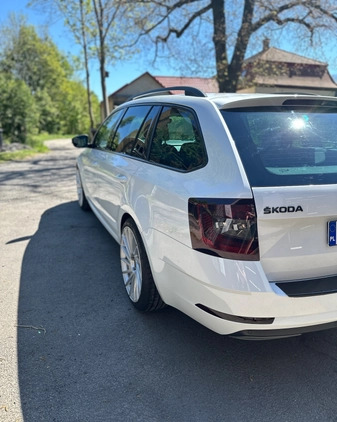 Skoda Octavia cena 20000 przebieg: 199000, rok produkcji 2017 z Bogatynia małe 121
